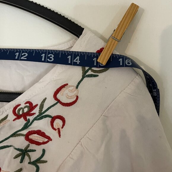 Futurino NWT Taupe Embroidered Floral Boho Tunic – Billowy Sleeve Fit - Picture 9 of 15